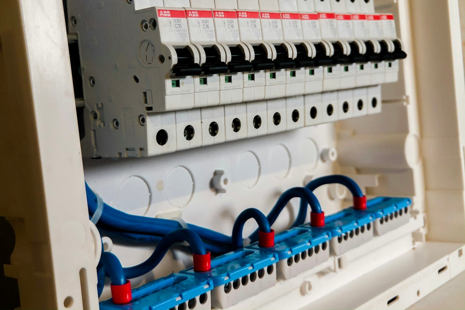 Circuit breakers in a distribution board
