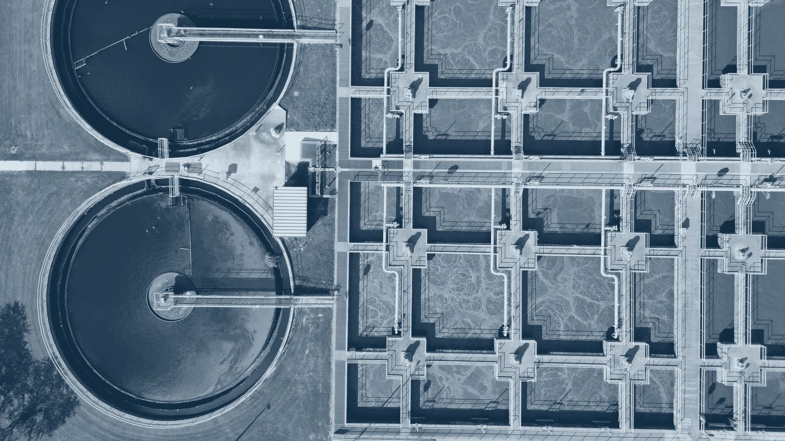 Aerial view of a wastewater treatment plant and its filtration tanks